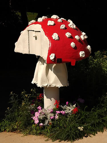 mailbox-mushroom